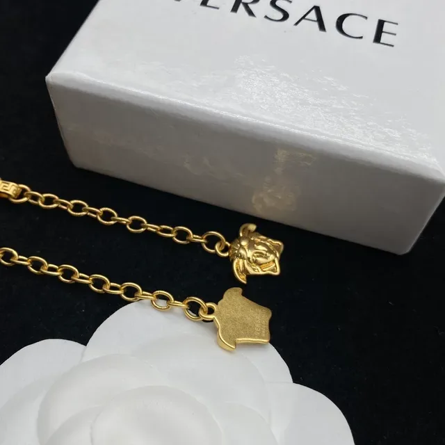 Versace Greca Odissea Medusa Medallion Bracelet doré noir émail 8