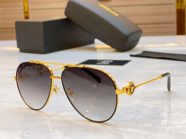 Versace Medusa Aviateur Doré et Bleu Marine Lunettes de Soleil 4