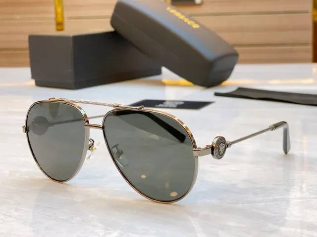 Versace Medusa Aviateur Doré et Bleu Marine Lunettes de Soleil 5