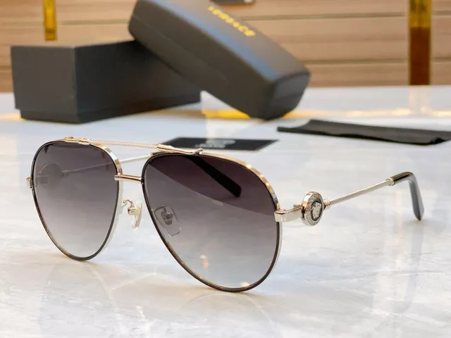 Versace Medusa Aviateur Doré et Bleu Marine Lunettes de Soleil 6