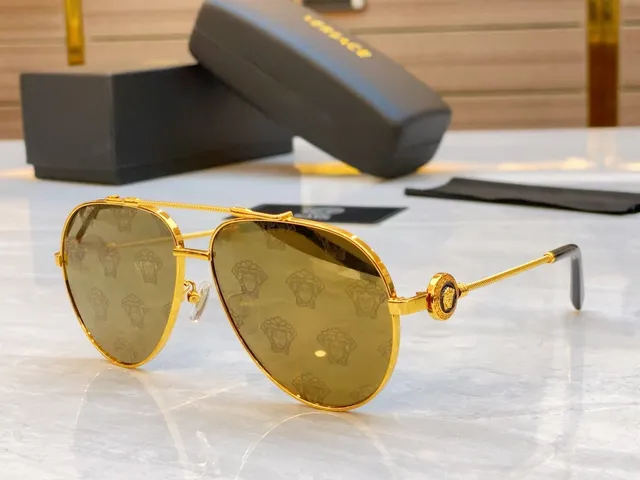 Versace Medusa Aviateur Doré et Bleu Marine Lunettes de Soleil 8