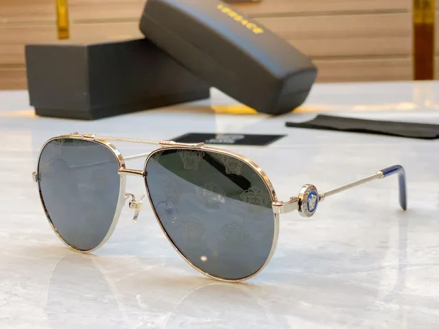 Versace Medusa Aviateur Doré et Bleu Marine Lunettes de Soleil 9
