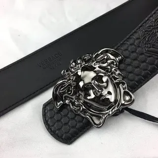 Versace Medusa Belt काला हेक्सागोनल क्विल्टेड चमड़े का पट्टा