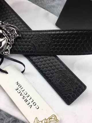 Versace Medusa Belt Preta Hexagonal Acolchoada de Couro 2