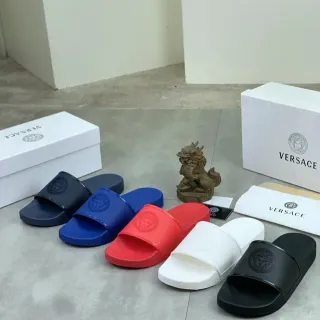Versace Medusa Slide 黑色模制橡胶单带拖鞋