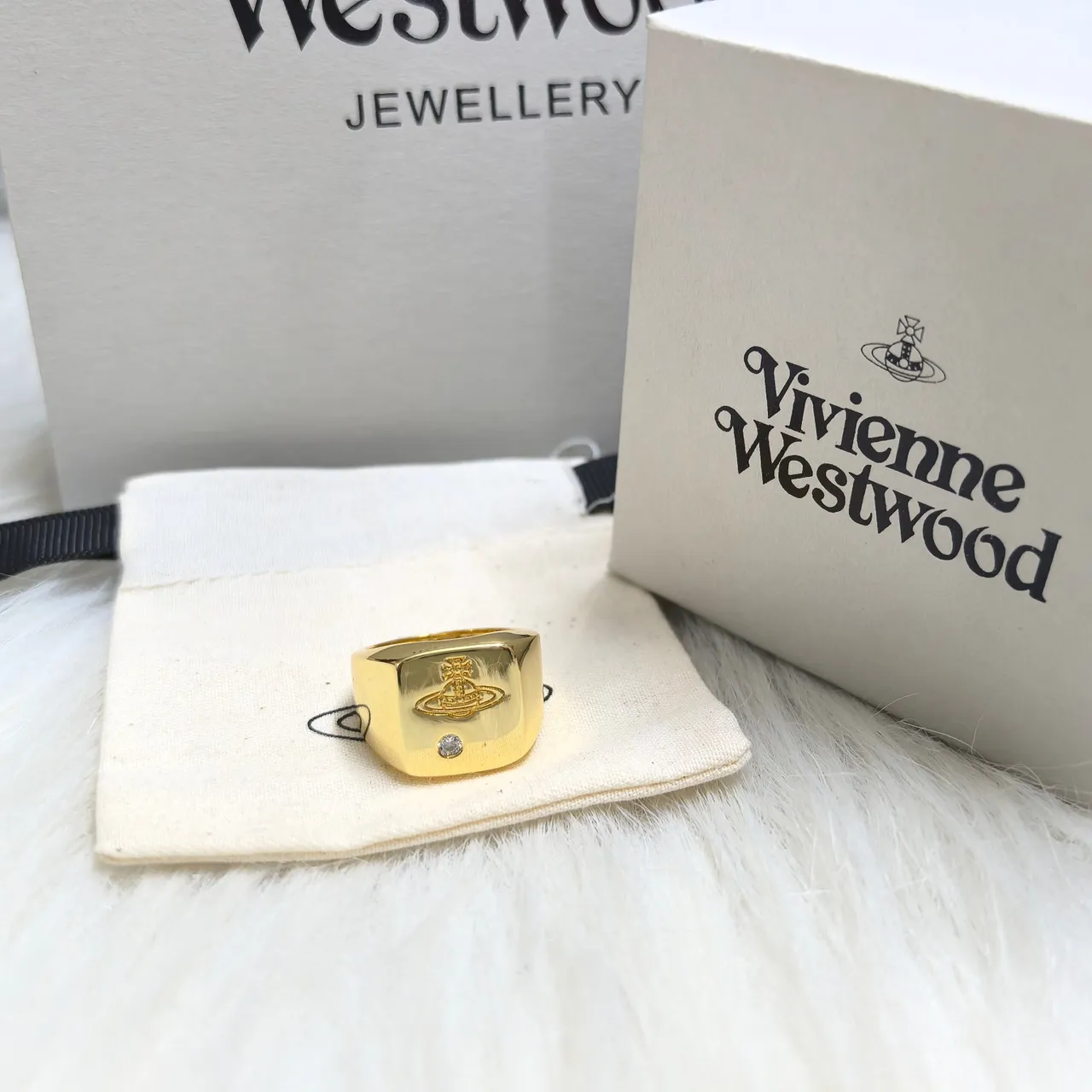 Vivienne Westwood Orb Signet Ring en tons or et argent 6