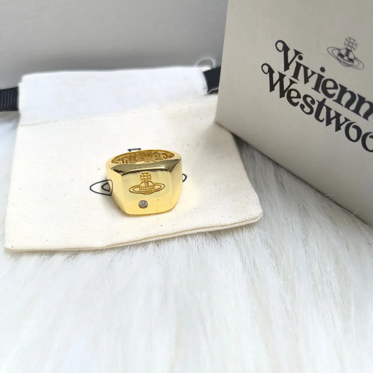 Vivienne Westwood Orb Signet Ring en tons or et argent 7