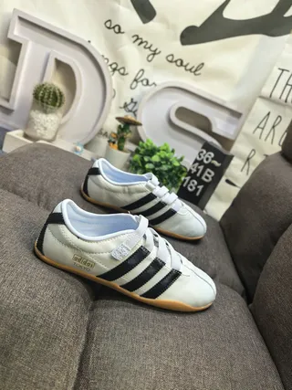 Adidas Beige Black Laceless Velcro Strap Three-Stripe Side Panel Lifestyle Sneakers 9