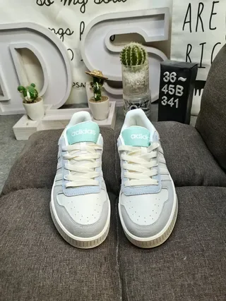 Adidas بيج أبيض أحذية رياضية نمط حياة منخفضة الارتفاع جلد ناعم ونسيج 10