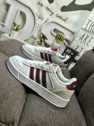 Adidas بيج أبيض أحذية رياضية نمط حياة منخفضة الارتفاع جلد ناعم ونسيج 17
