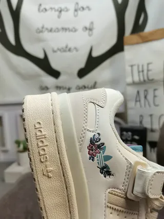 Adidas Beige White Low-Top Velcro Strap Lifestyle Sneakers 3