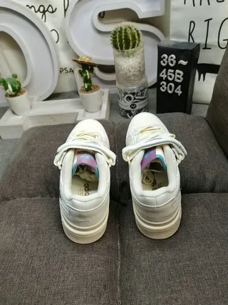 Adidas Beige White Low-Top Velcro Strap Lifestyle Sneakers 8