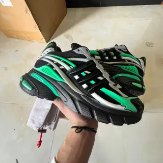 Adidas काला हरा स्कल्प्टेड सोल मल्टी-लेयर टीपीयू केज चंकी स्नीकर