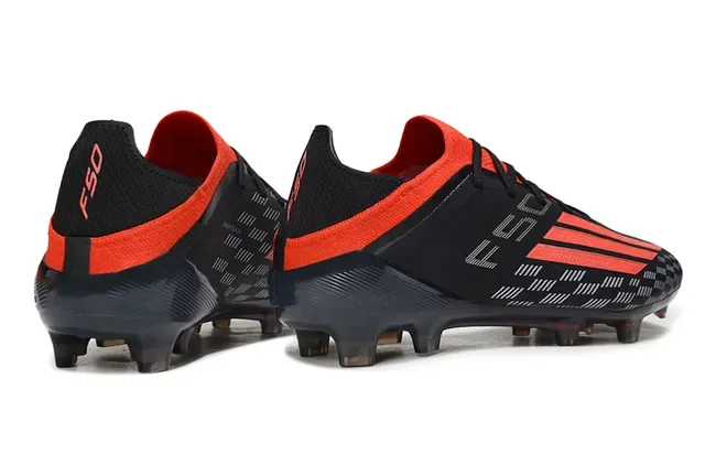Adidas Preto Vermelho Baixo Corte Upper Sintético Moldados FG Studs Campo Firme Sapatos de Futebol 5