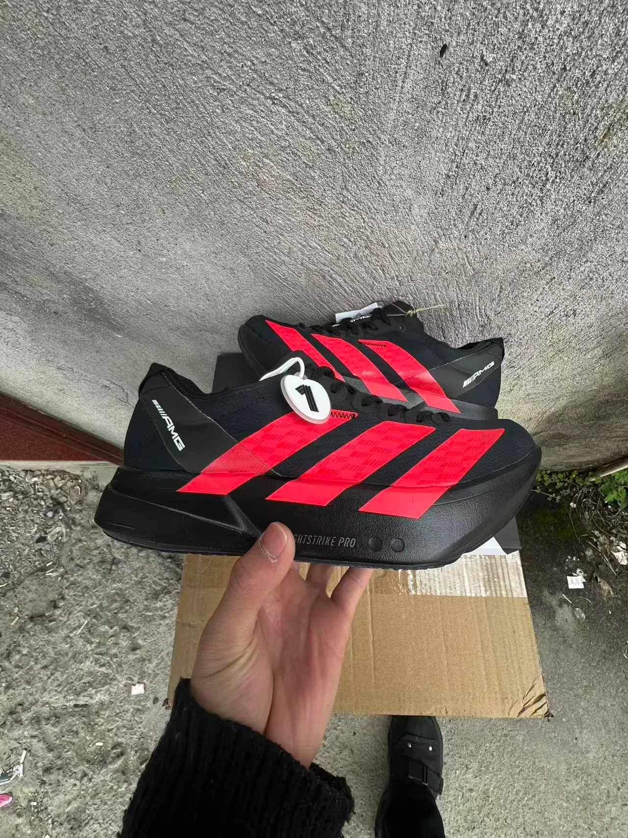 Adidas Black Red Mesh Upper Bold Three-Stripe Overlays Running Shoes 7