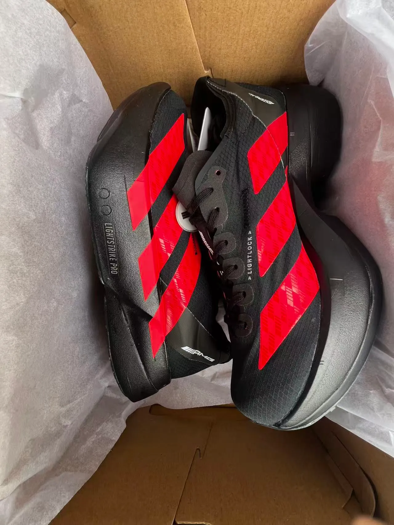 Adidas Black Red Mesh Upper Bold Three-Stripe Overlays Running Shoes 9