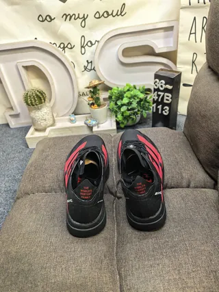 Adidas Black Red Mesh Upper Three-Stripe Overlay Running Shoes 8
