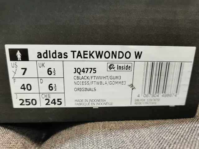 Adidas Sapatos de Futebol Indoor Preto Branco Sem Cadarço Ponta Quiltada 2