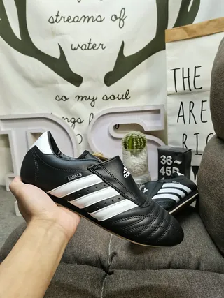 Adidas Sapatos de Futebol Indoor Preto Branco Sem Cadarço Ponta Quiltada 5