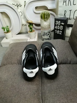 Adidas Sapatos de Futebol Indoor Preto Branco Sem Cadarço Ponta Quiltada 8