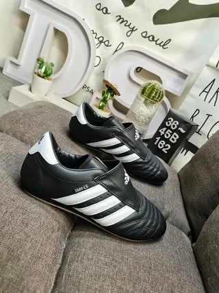 Adidas Sapatos de Futebol Indoor Preto Branco Sem Cadarço Ponta Quiltada 9