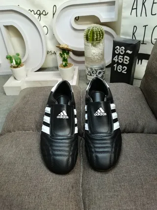 Adidas Sapatos de Futebol Indoor Preto Branco Sem Cadarço Ponta Quiltada 10