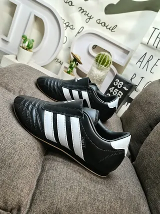 Adidas Black White Laceless Slip-On Quilted Upper Indoor Soccer Shoes 7