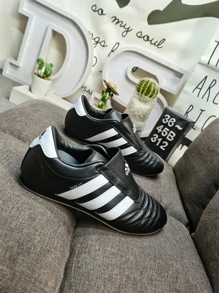 Adidas Black White Laceless Slip-On Quilted Upper Indoor Soccer Shoes 9