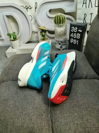 Adidas Blue Red Engineered Mesh Upper Three-Stripe Branding Running Shoes 6