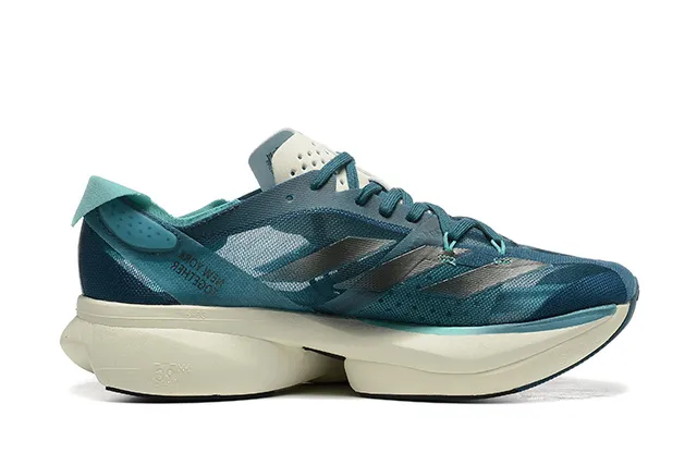 Adidas Tênis de corrida azul prata com malha engenheirada no upper e sobreposição de três listras 5
