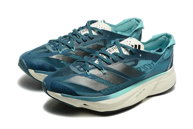 Adidas Tênis de corrida azul prata com malha engenheirada no upper e sobreposição de três listras 6
