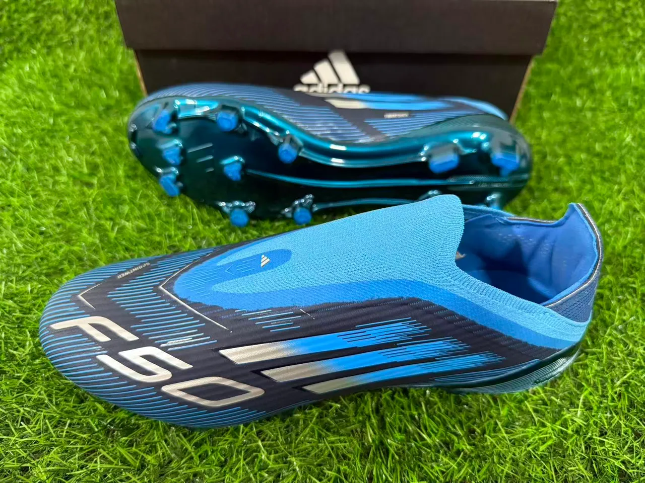 Adidas Blue White Low-Cut Sock-Fit Collar Speed-Line Graphic Overlay Firm-Ground Soccer Shoes 12