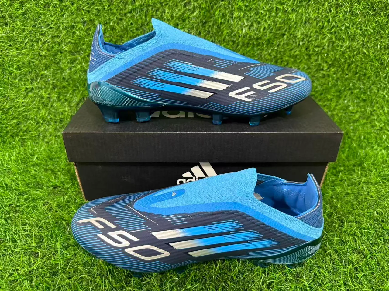 Adidas Blue White Low-Cut Sock-Fit Collar Speed-Line Graphic Overlay Firm-Ground Soccer Shoes 15