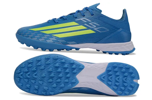 Adidas Chaussures de football turf synthétiques bleu et jaune à tige synthétique texturée et côtelée 6