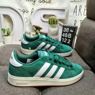 Adidas Campus हरा और सफेद लाइफस्टाइल स्नीकर