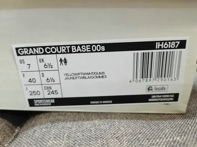 Adidas Campus Green and White Lifestyle Sneakers 2