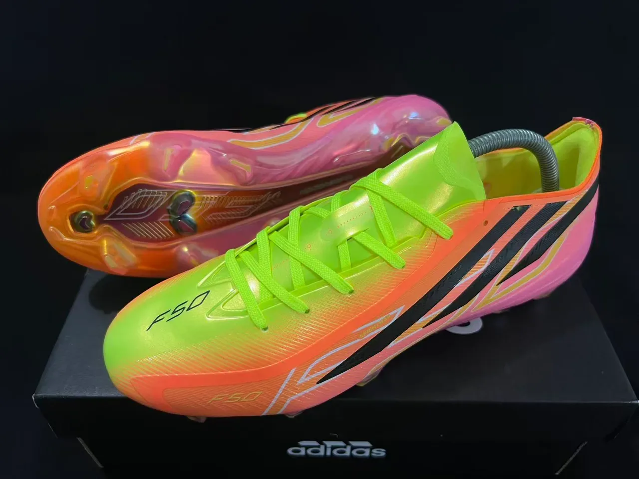 Adidas F50 Dégradé Jaune Néon Rose Orange Chaussures de Football pour terrain ferme 9