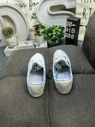 Adidas Gazelle Light Gray Floral Embroidered Lifestyle Sneakers 8