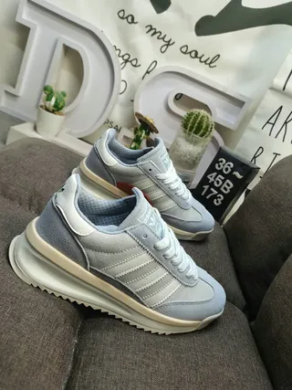 Adidas Gray Beige Retro Runner Silhouette Three-Stripe Side Panel Lifestyle Sneakers 9
