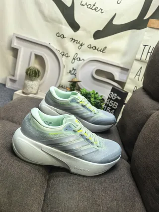Adidas Chaussures de Running avec Upper en Maille Gris Vert Dégradé 9