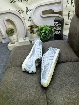 Adidas Tênis Lifestyle Cinza Branco Low-Top Superior Metálico Prateado 6
