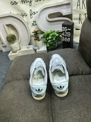 Adidas Tênis Lifestyle Cinza Branco Low-Top Superior Metálico Prateado 8