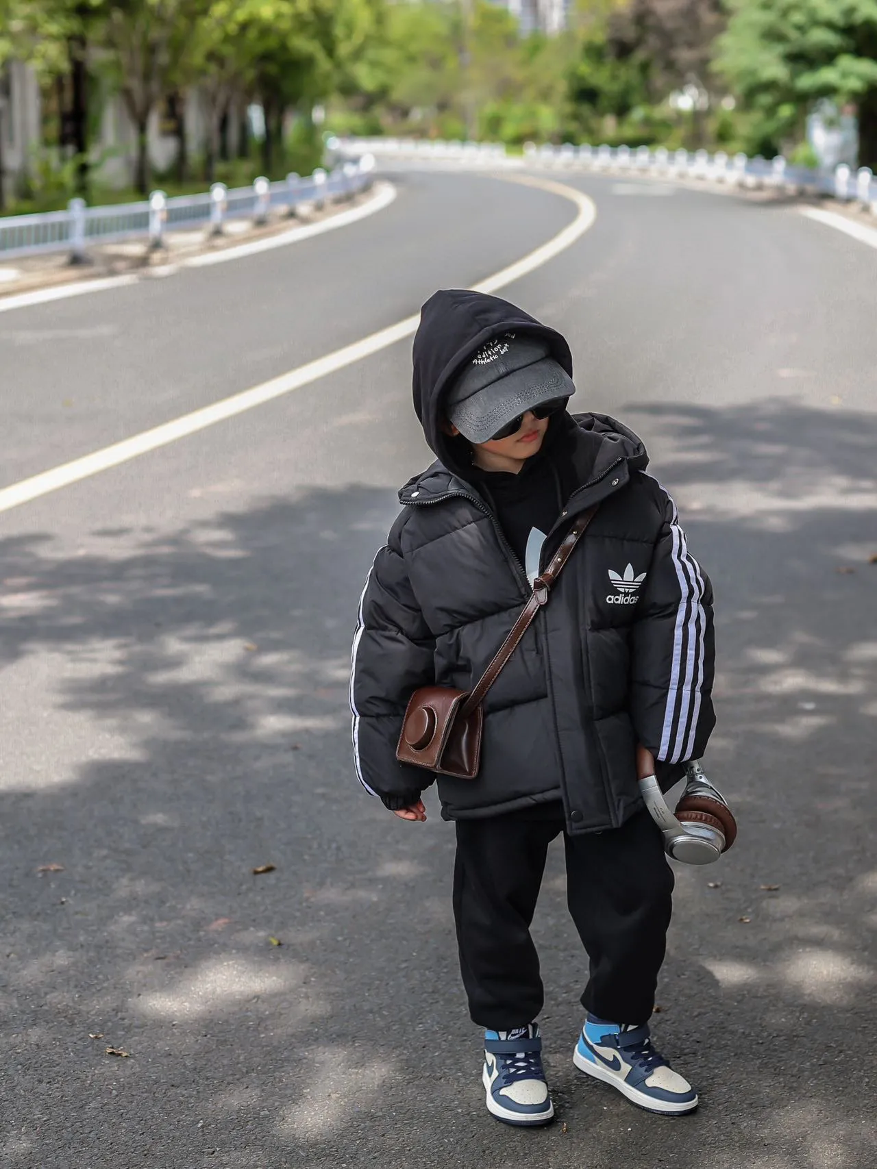 Adidas শিশুদের জন্য কুইল্টেড হুডযুক্ত স্ন্যাপ-ফ্রন্ট ডাউন জ্যাকেট 9