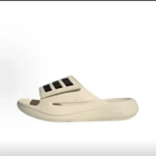 Adidas Lightstrike Slide भूरा काला मोल्डेड मोनोलिथिक सोल तीन स्ट्राइप स्ट्रैप स्लिपर्स