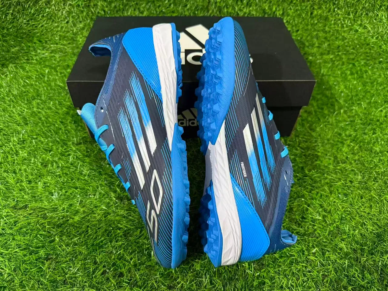 Adidas Bleu Marine Bas Synthétique Haut Graphiques Dynamiques Ligne de Vitesse Herbe Artificielle Chaussures de Football 13