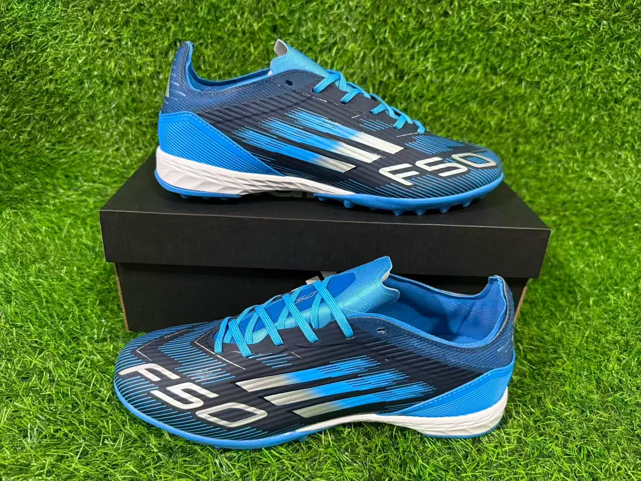 Adidas Bleu Marine Bas Synthétique Haut Graphiques Dynamiques Ligne de Vitesse Herbe Artificielle Chaussures de Football 16