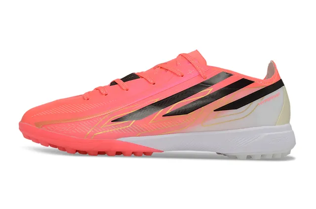 Adidas Chaussures de football Turf avec upper rose noir gradiente néon et trois rayures 7