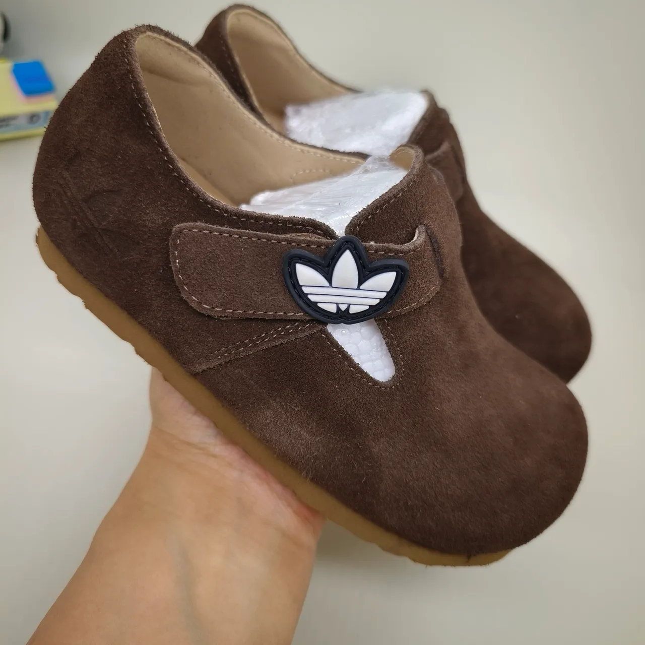 Adidas Chaussures Mary Jane T-Strap en Daim Rose Marron 11