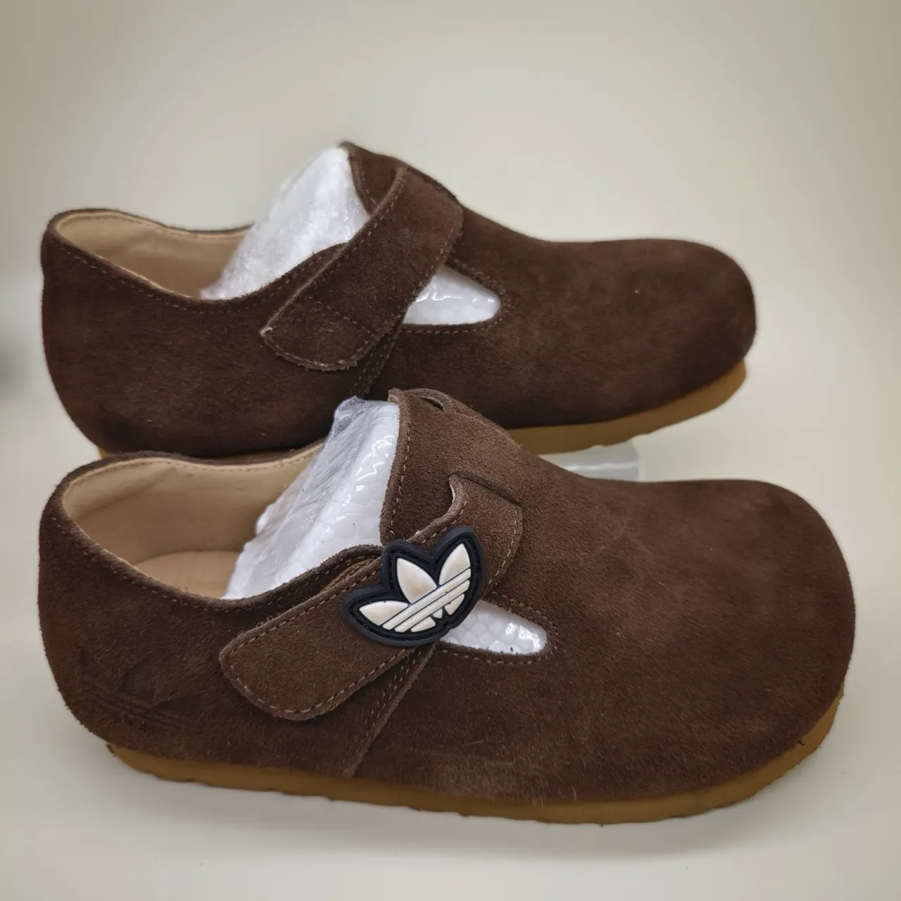 Adidas Chaussures Mary Jane T-Strap en Daim Rose Marron 13
