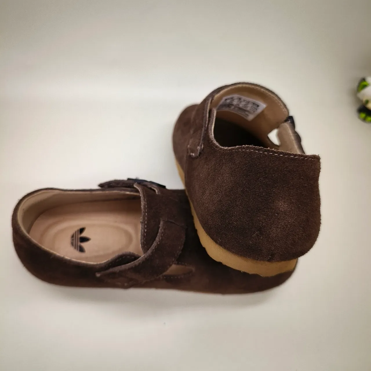 Adidas Chaussures Mary Jane T-Strap en Daim Rose Marron 14